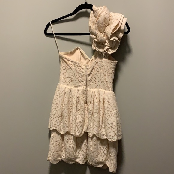 H&M one shoulder lace dress - Picture 5 of 9
